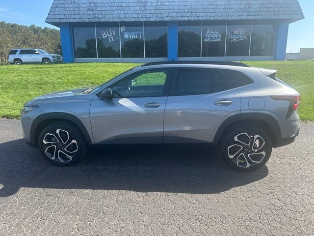 Certified 2024 Chevrolet Trax RS w/ Driver Confidence Package image 3