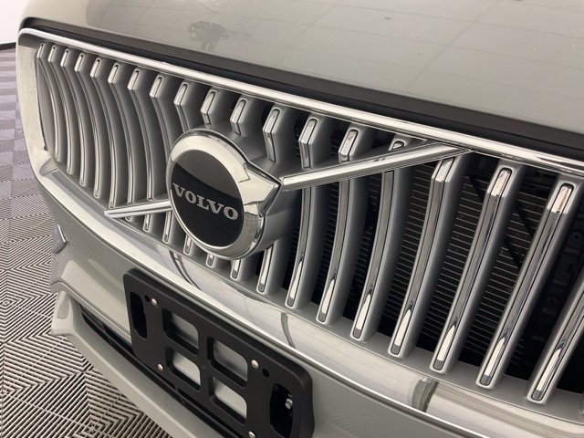 Certified 2025 Volvo XC90 B5 Core w/ Protection Package Premier AWD/4WD image 9