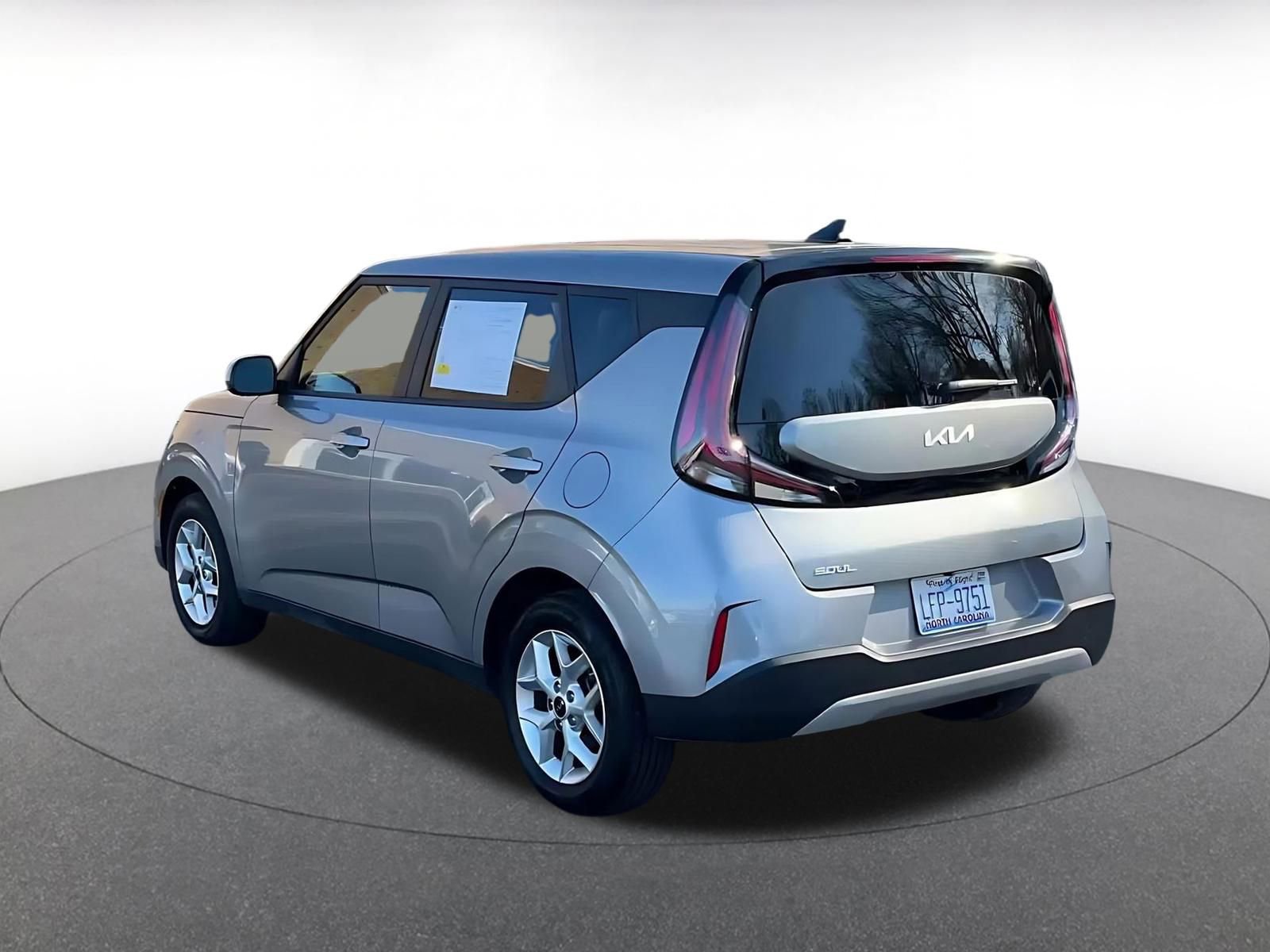 Used 2025 Kia Soul LX w/ LX Technology Package image 10