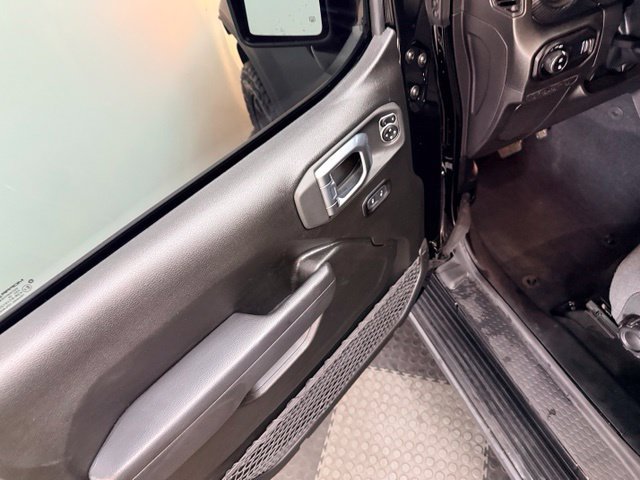 Certified 2025 Jeep Gladiator Sport AWD/4WD image 19