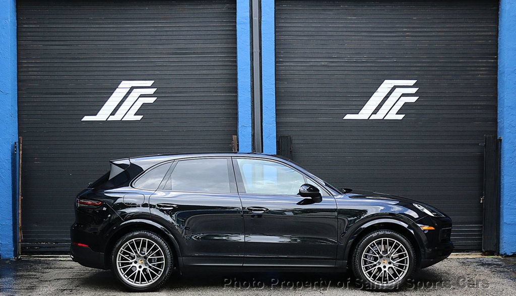 Used 2022 Porsche Cayenne Platinum Edition AWD/4WD image 1