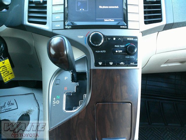 Used 2015 Toyota Venza LE image 13