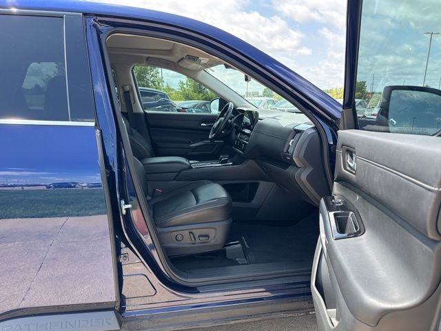 Used 2023 Nissan Pathfinder SL w/ SL Premium Package FWD image 20