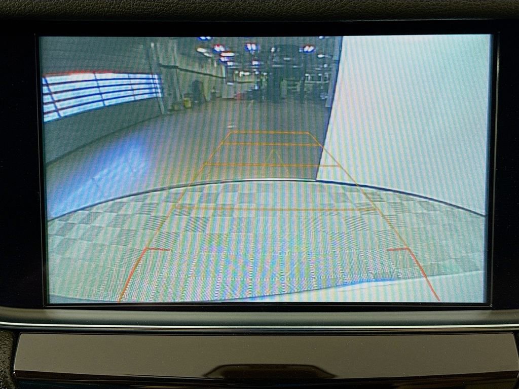 Used 2018 Cadillac XT5 Luxury w/ Driver Awareness Package image 14