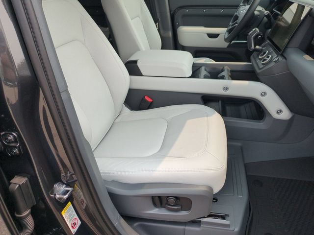 New 2026 Land Rover Defender 110 X-Dynamic SE AWD/4WD image 18
