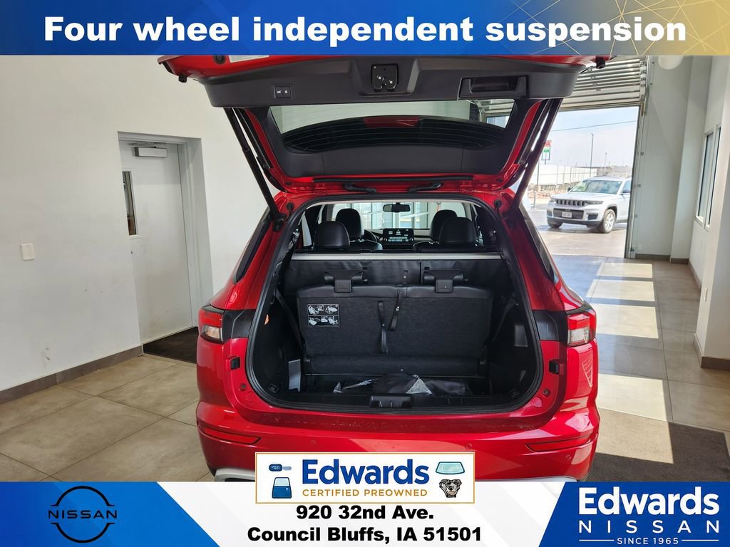 Used 2025 Mitsubishi Outlander SE AWD/4WD image 12