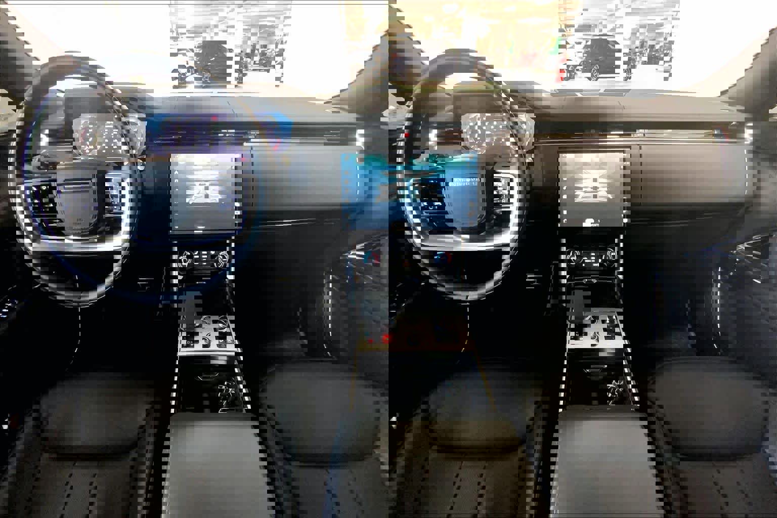 Used 2023 Land Rover Range Rover SE AWD/4WD image 16