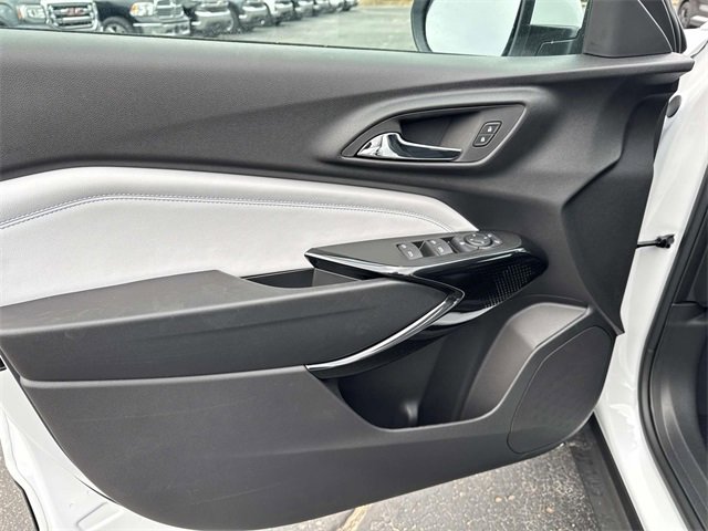 New 2025 Chevrolet Trax LT w/ Driver Confidence Package image 14