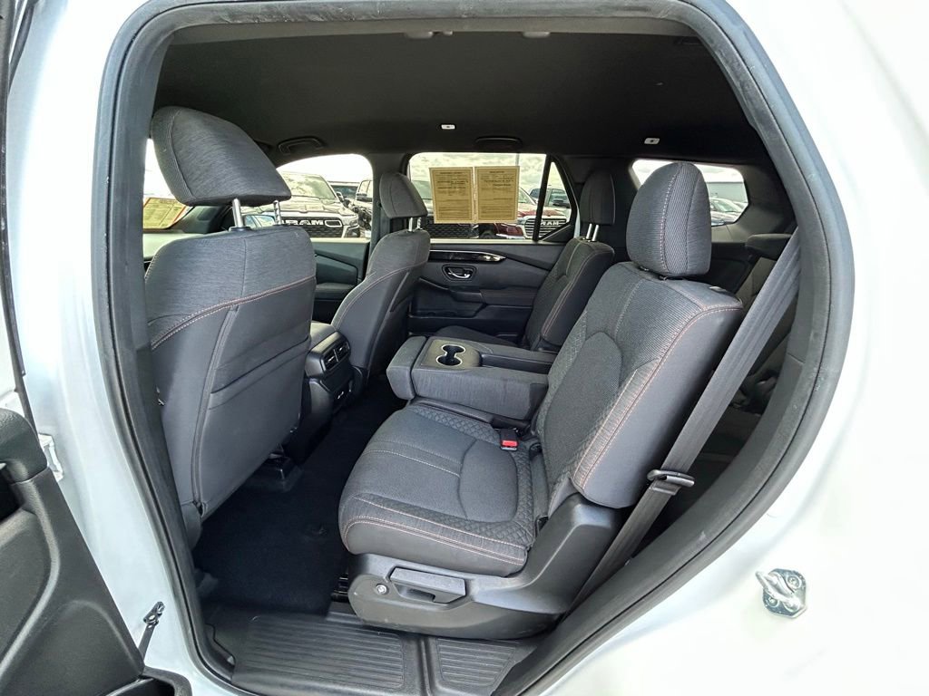 Used 2023 Honda Pilot Sport image 43