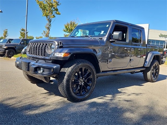 Used 2024 Jeep Gladiator Sport image 4