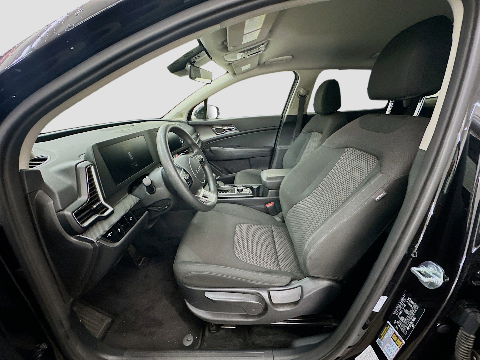 Used 2024 Kia Sportage LX image 13