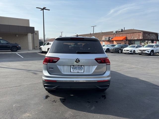 Used 2024 Volkswagen Tiguan SE image 5