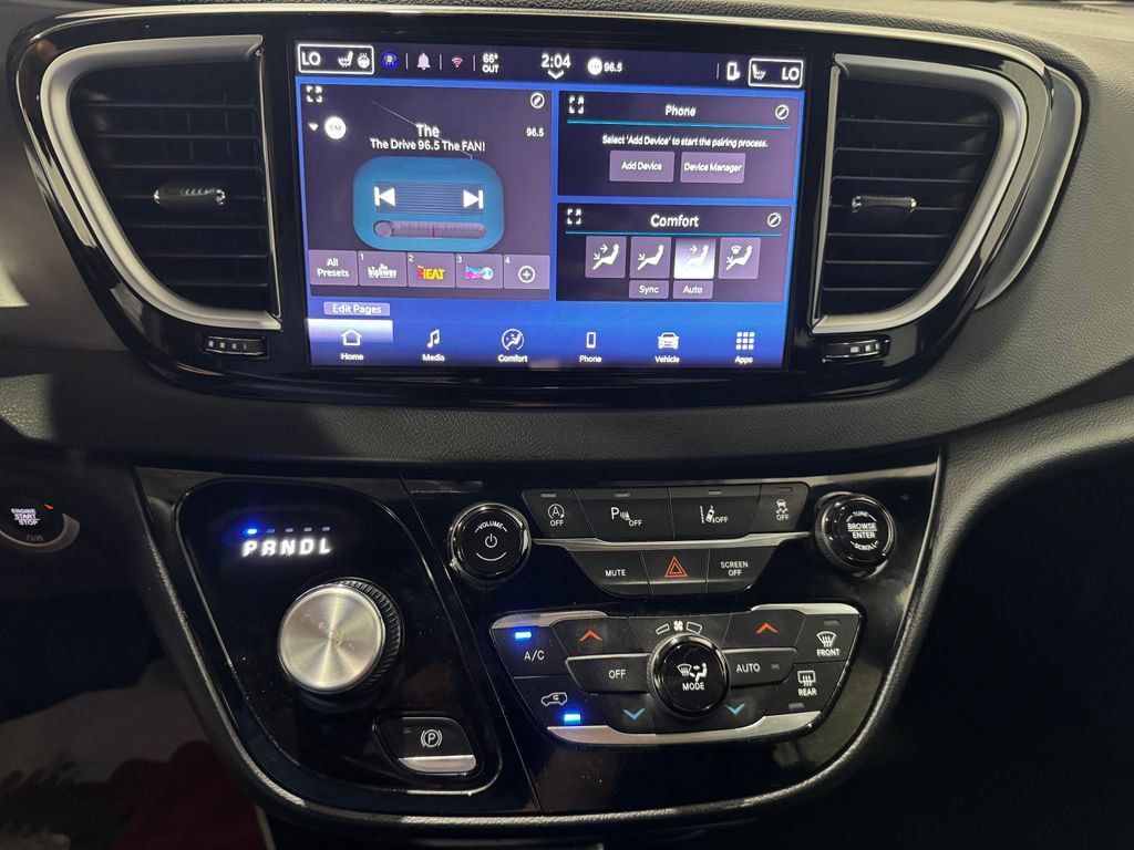 Used 2025 Chrysler Pacifica Select FWD image 13