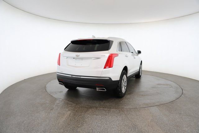 Used 2017 Cadillac XT5 Luxury w/ Driver Awareness Package image 16