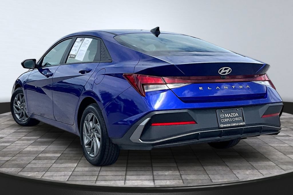 Used 2024 Hyundai Elantra SEL FWD image 5