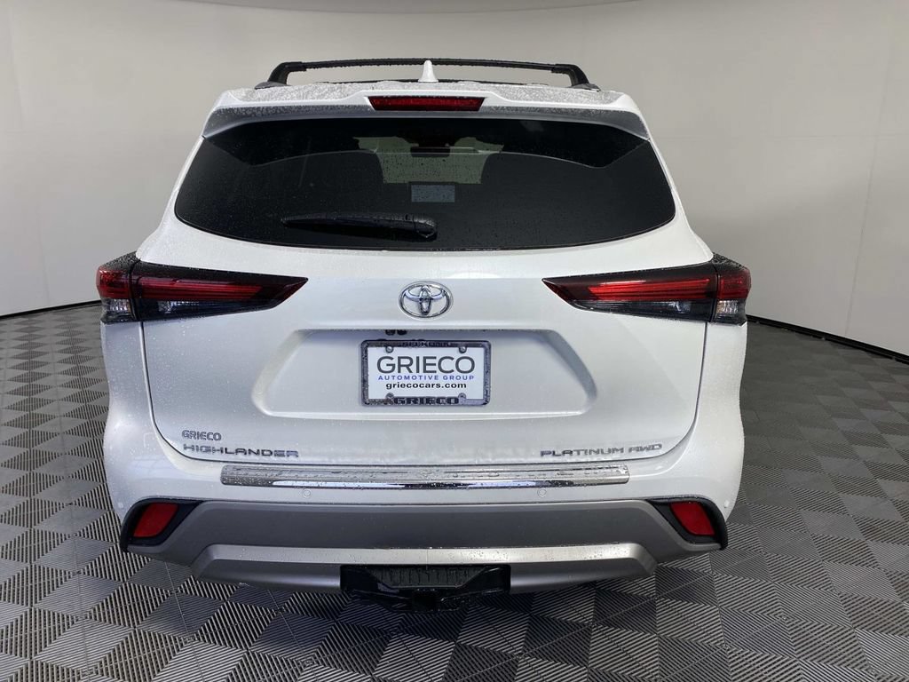 Used 2026 Toyota Highlander Platinum AWD/4WD image 7