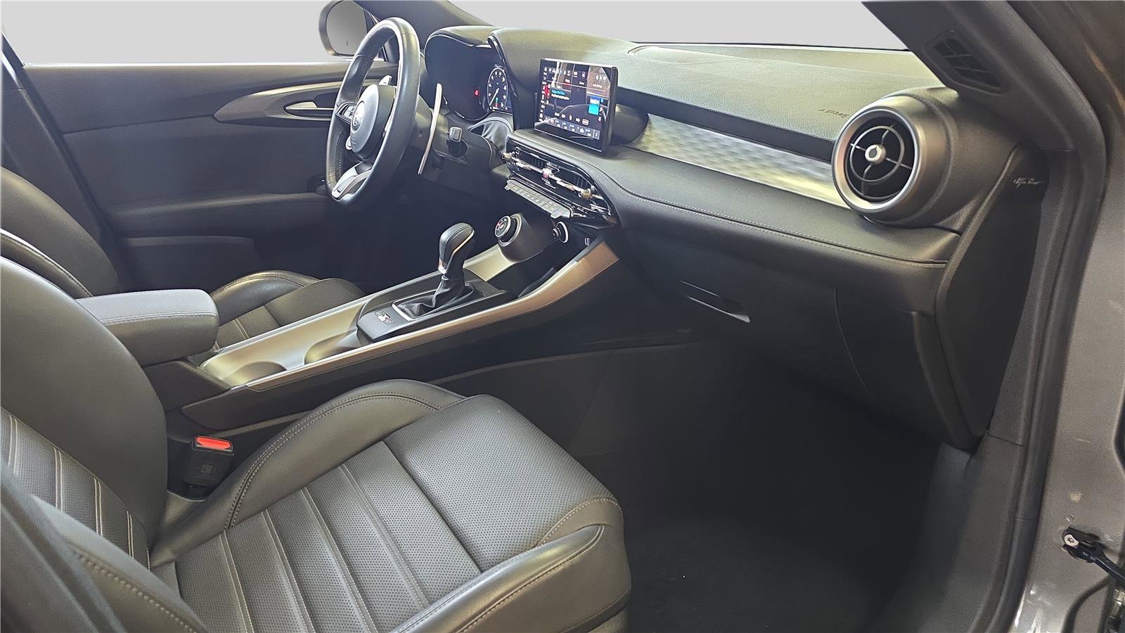 Used 2024 Alfa Romeo Tonale Veloce image 16