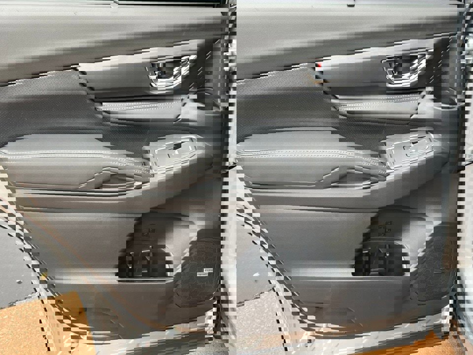 New 2025 Subaru Ascent Limited image 40