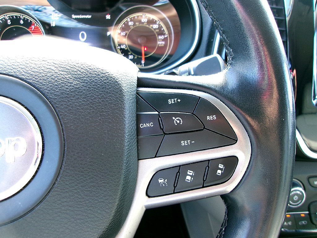 Used 2021 Jeep Cherokee Limited w/ Elite Package FWD image 10
