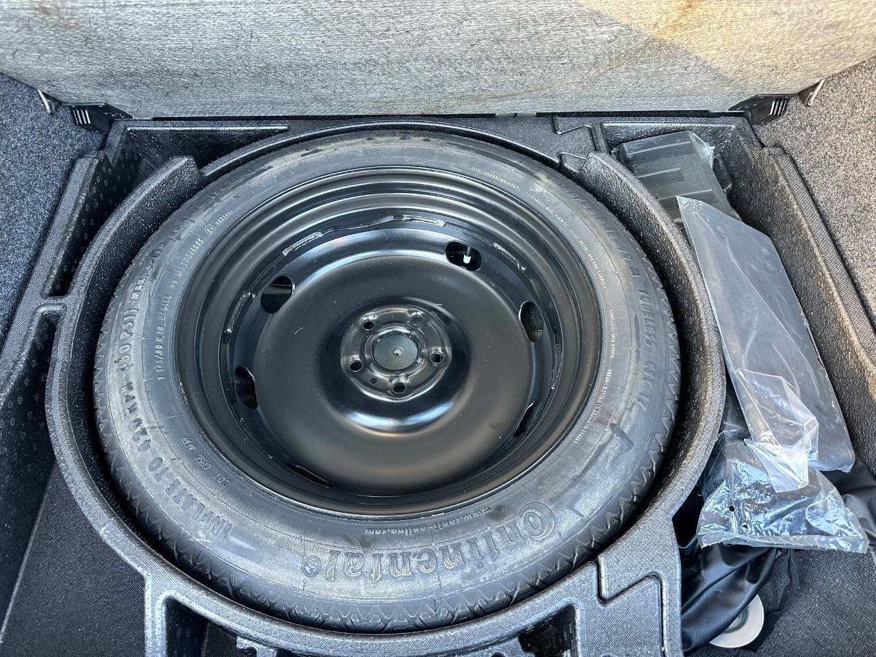 Used 2016 Volkswagen Tiguan S image 29