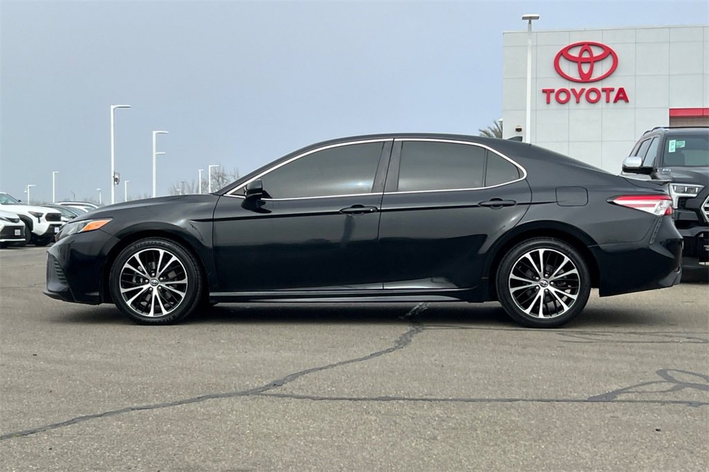 Used 2020 Toyota Camry SE image 9
