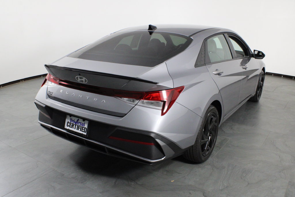Certified 2026 Hyundai Elantra Sport FWD image 4