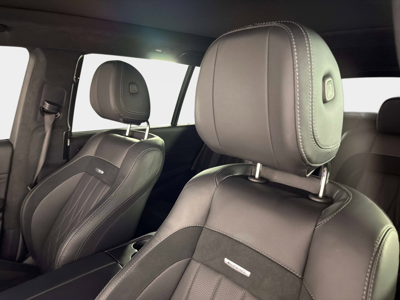 Used 2024 Mercedes-Benz GLS 63 AMG 4MATIC image 40