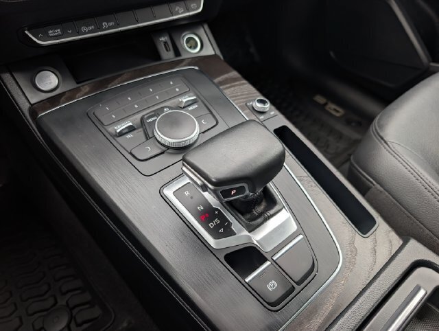 Used 2019 Audi Q5 2.0T Premium w/ Convenience Package AWD/4WD image 32