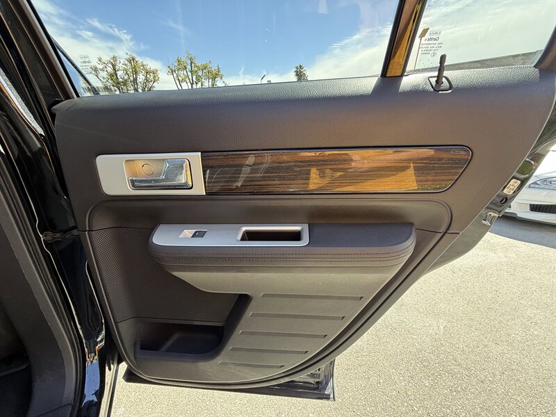 Used 2010 Lincoln MKX 2WD image 36