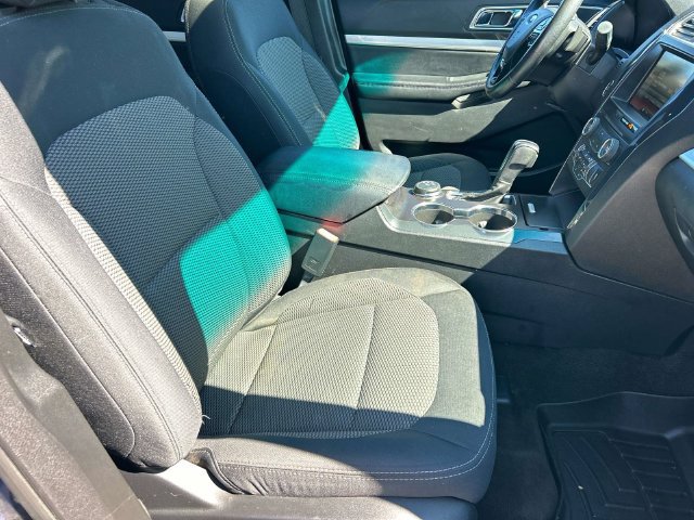 Used 2016 Ford Explorer XLT w/ Equipment Group 201A AWD/4WD image 25