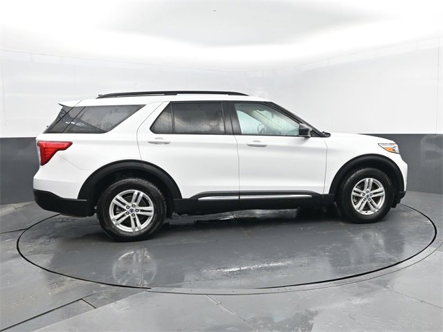 Used 2024 Ford Explorer XLT image 4
