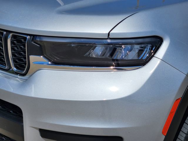 Used 2024 Jeep Grand Cherokee L Laredo RWD image 6