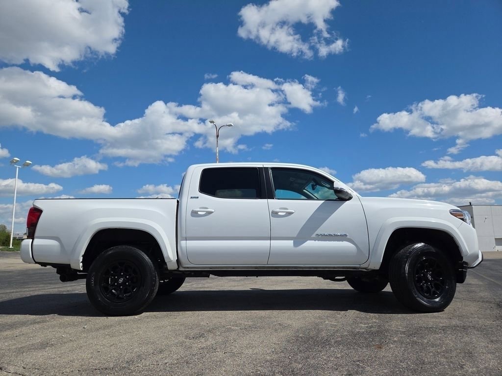 Used 2022 Toyota Tacoma SR5 w/ Technology Package image 23