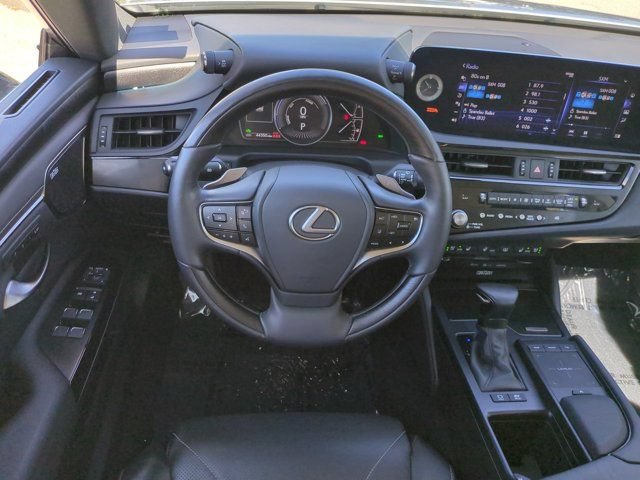 Certified 2022 Lexus ES 300h w/ Luxury Package FWD image 15