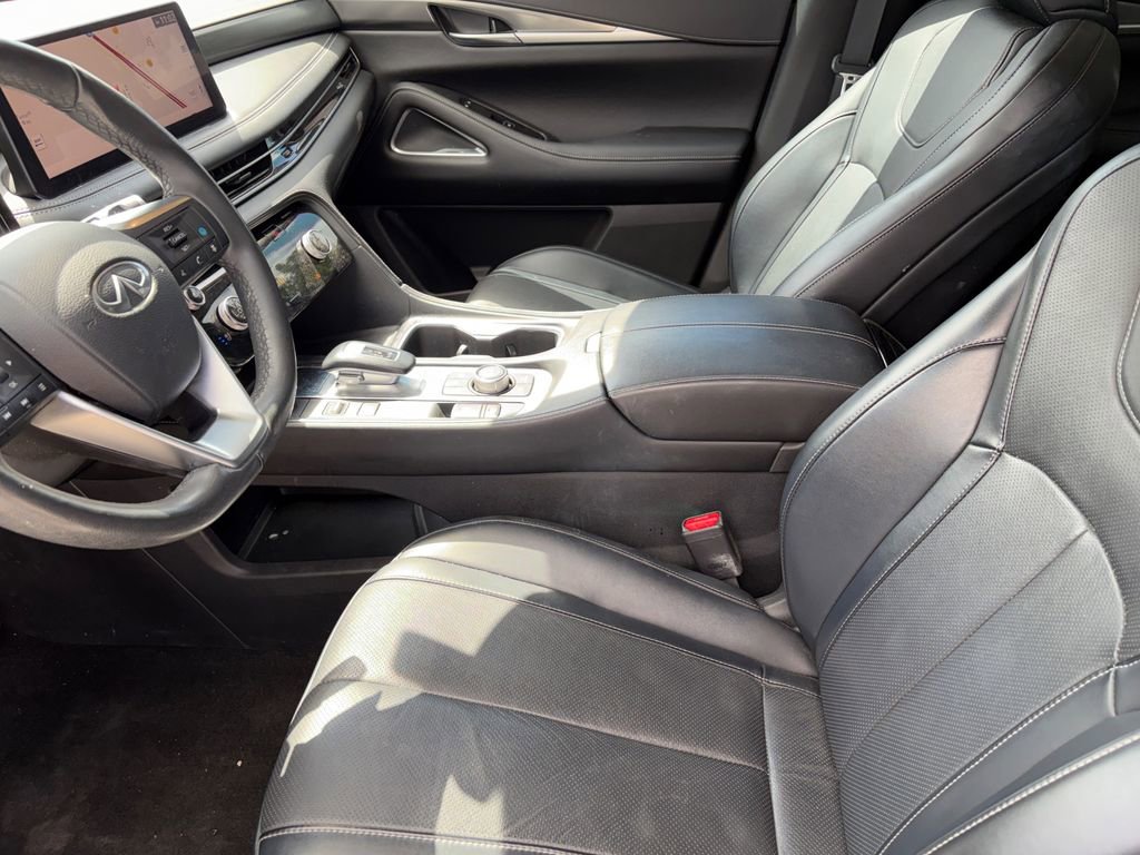Used 2023 INFINITI QX60 Luxe w/ Performance Audio Package AWD/4WD image 9