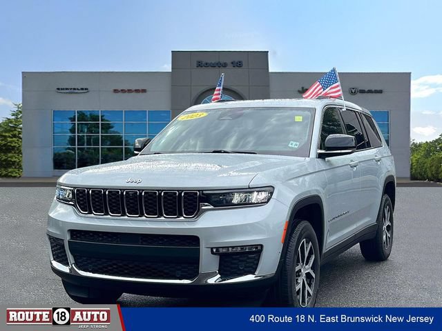 Used 2023 Jeep Grand Cherokee L Limited w/ Luxury Tech Group II AWD/4WD image 2