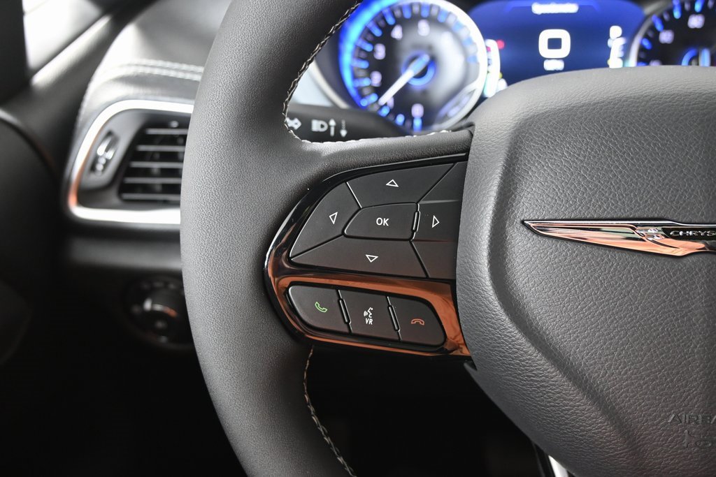 New 2026 Chrysler Pacifica Limited image 39