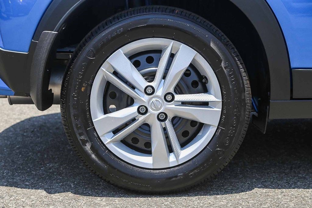 New 2025 Nissan Kicks Play S image 11