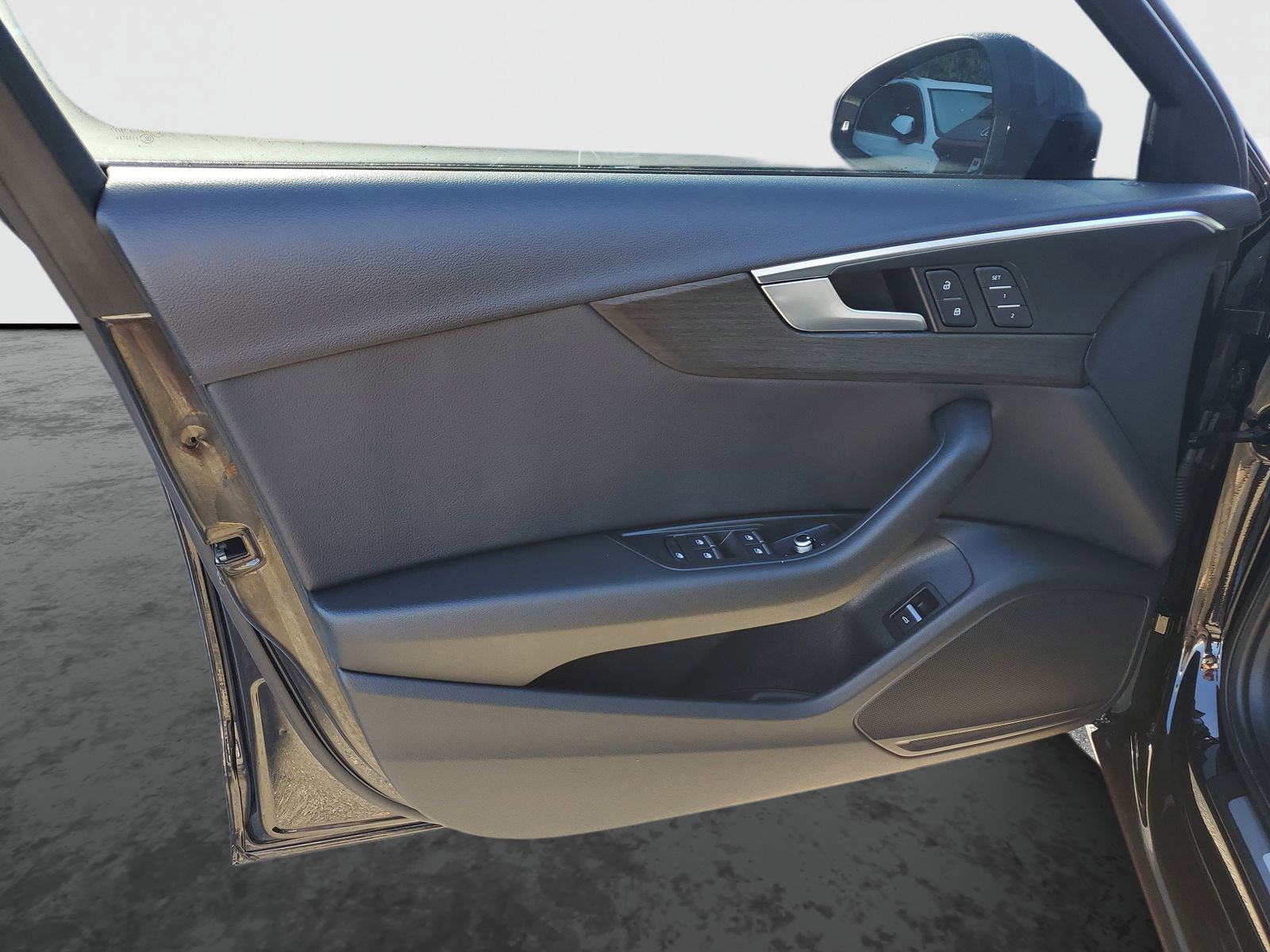 Used 2019 Audi A4 2.0T Premium image 19