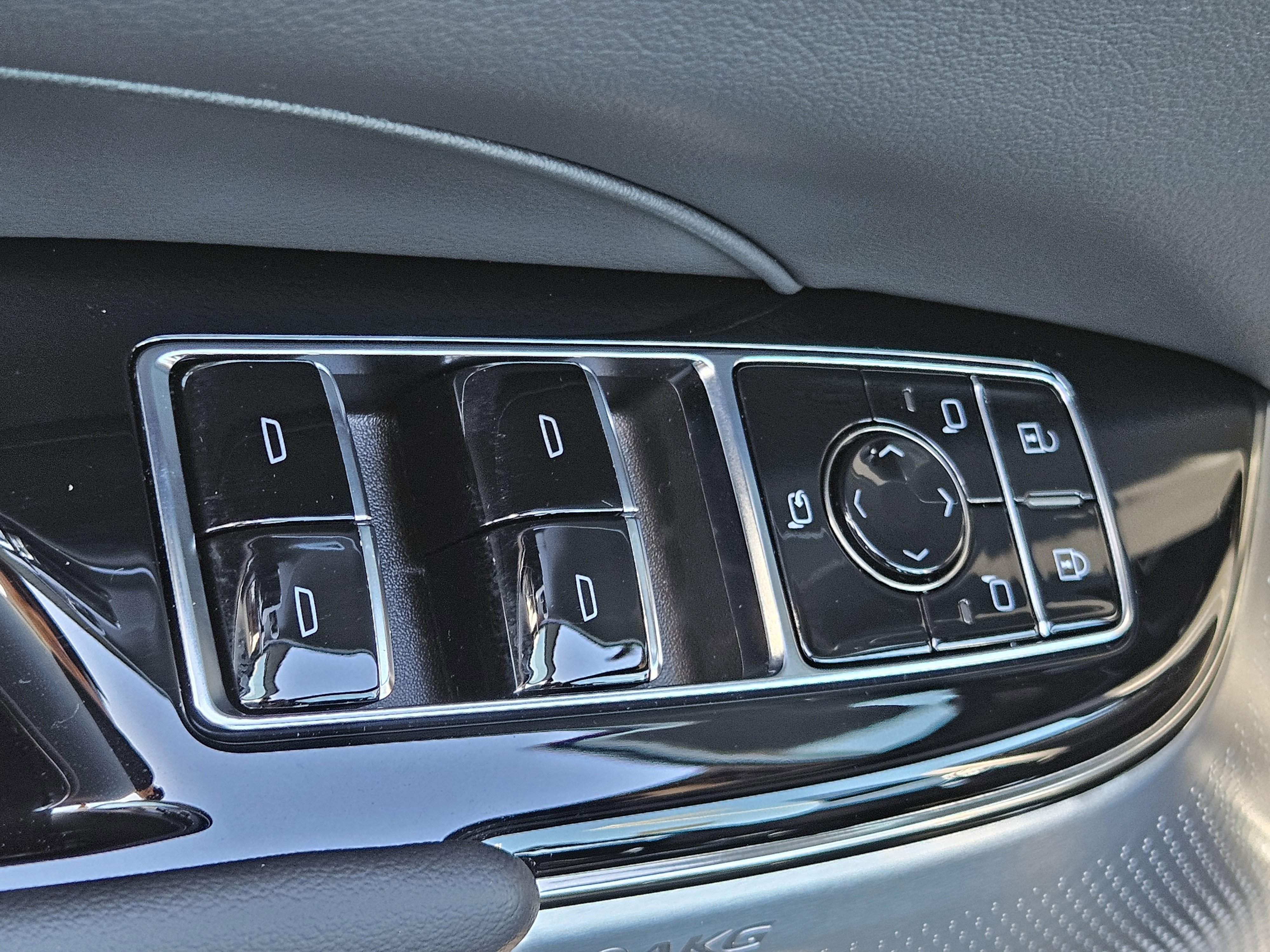 New 2026 Cadillac Lyriq V image 21