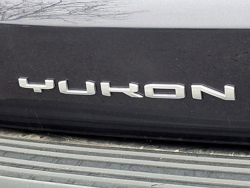 Used 2023 GMC Yukon XL SLT image 32