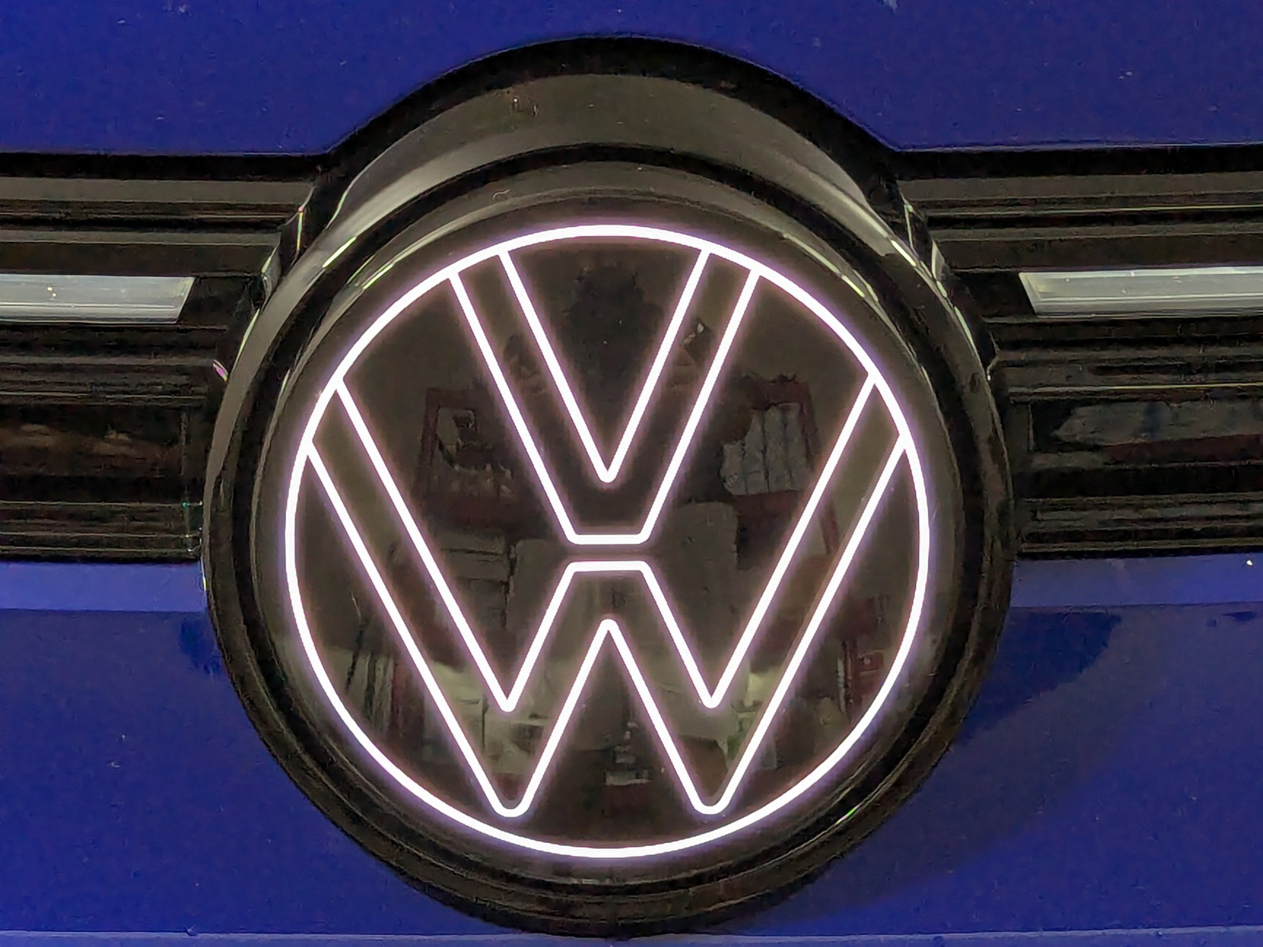 Used 2025 Volkswagen Golf R Black Edition image 25