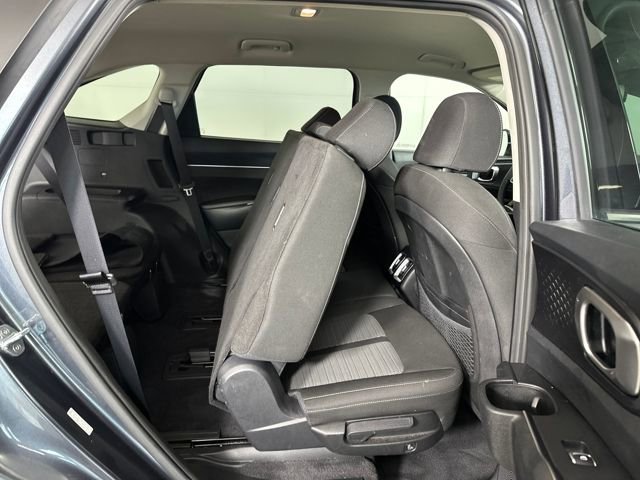 Used 2022 Kia Sorento LX image 27