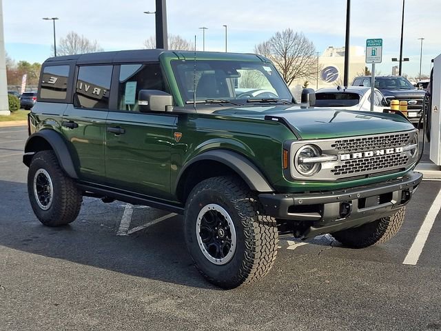New 2025 Ford Bronco Badlands image 2