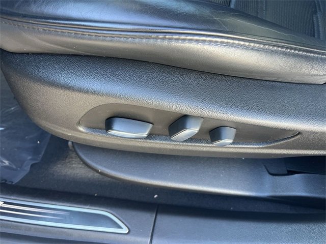 Used 2018 Cadillac XT5 Platinum image 12