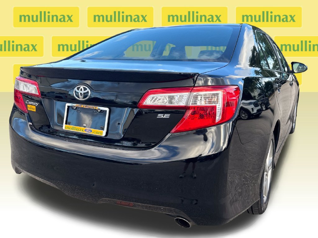 Used 2014 Toyota Camry SE FWD image 4