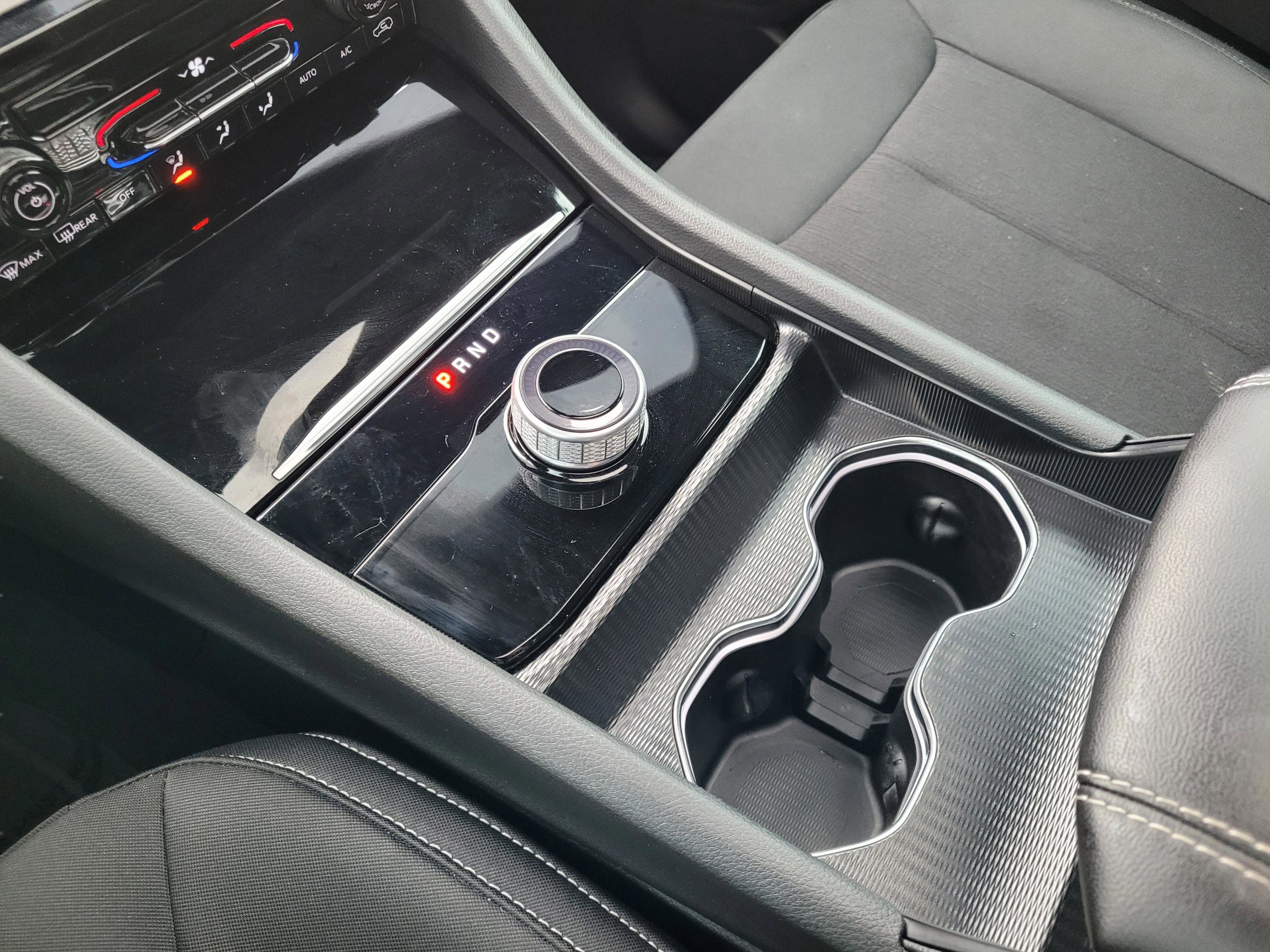 Used 2025 Jeep Grand Cherokee Laredo X image 23