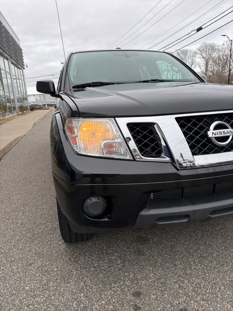 Used 2016 Nissan Frontier SV image 3