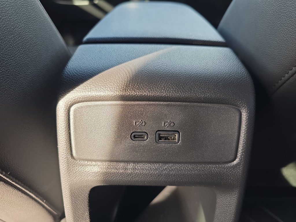 New 2026 Chevrolet Trax RS w/ Sunroof Package FWD image 20