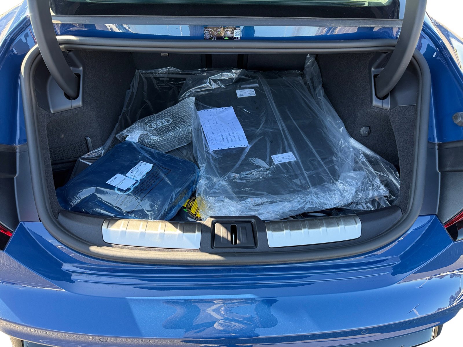 New 2026 Audi S e-tron GT Prestige image 17